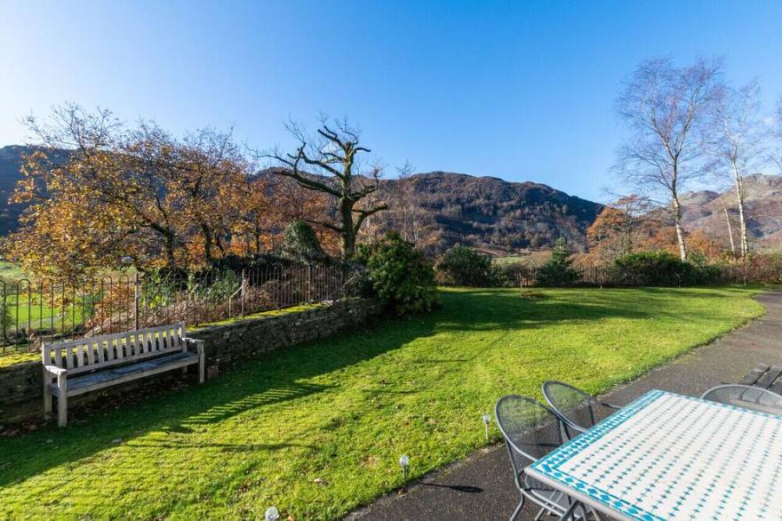 Toffee Cottage - Two Bedroom House, Sleeps 4