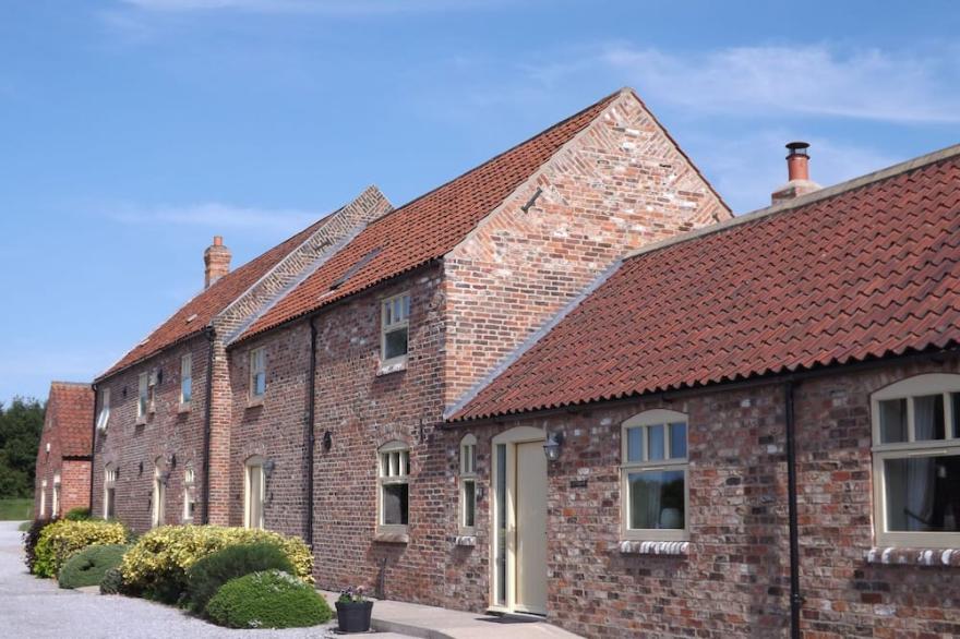 Foldyard - sleeps 4 guests  in 2 bedrooms