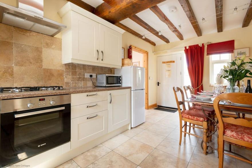 Foldyard - sleeps 4 guests  in 2 bedrooms