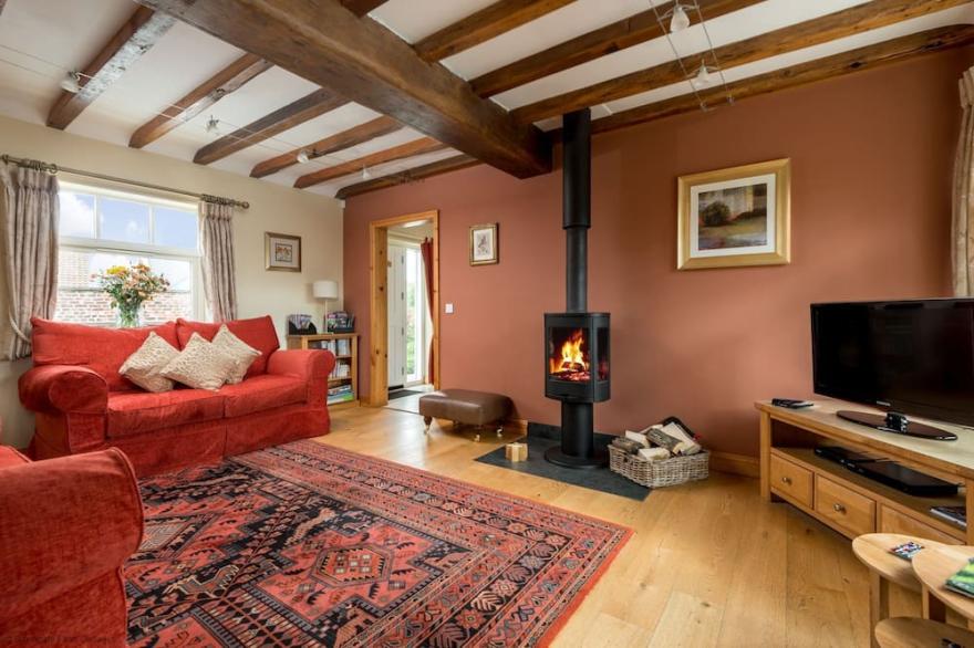 Foldyard - sleeps 4 guests  in 2 bedrooms