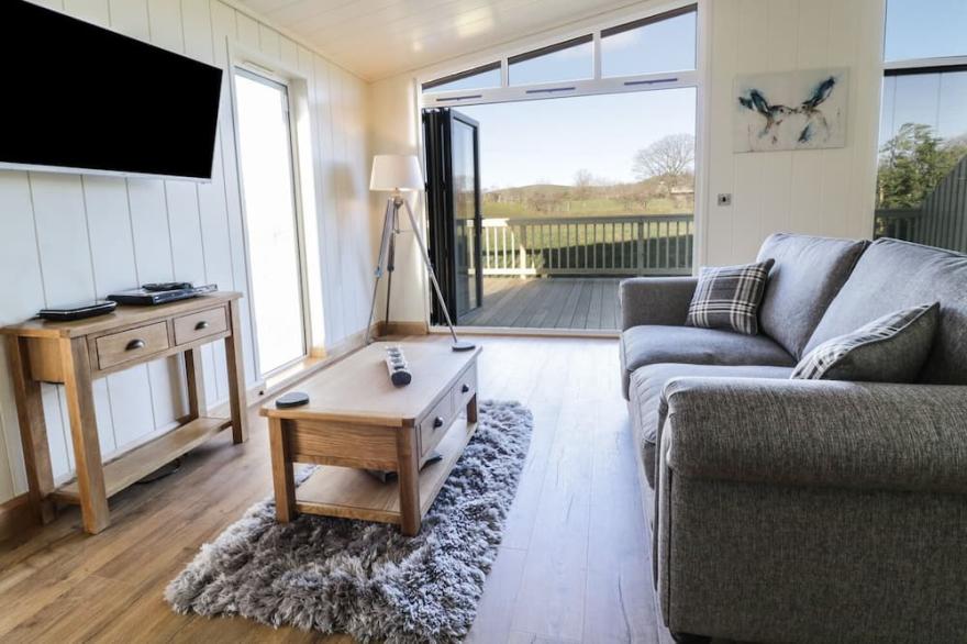 WOODPECKER LODGE, family friendly, luxury holiday cottage in Gargrave