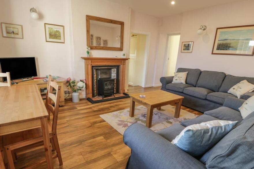 DRUMBUIE, family friendly, with a garden in Southerness