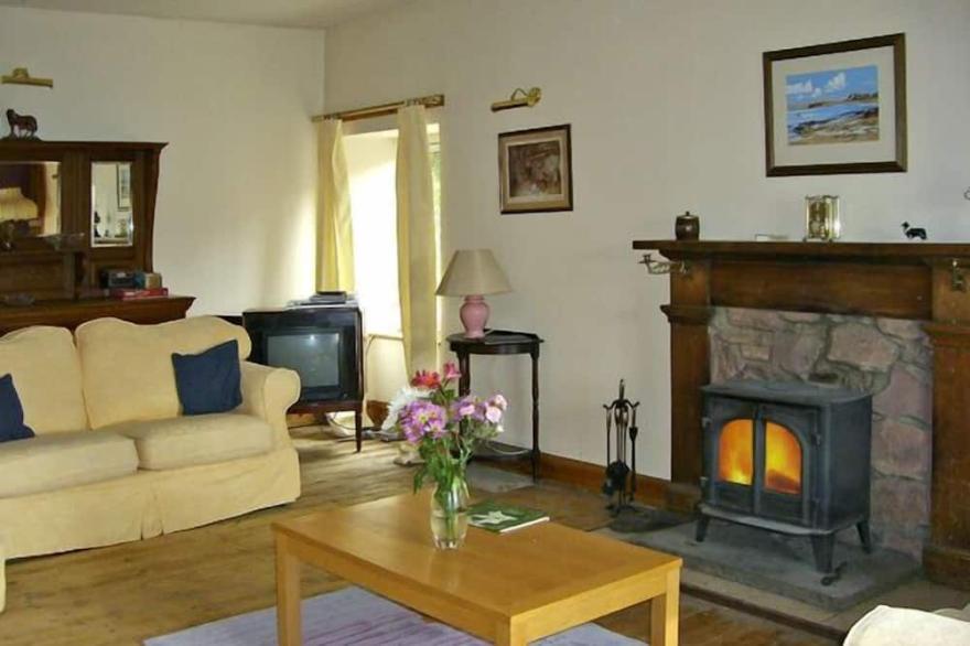 HOMESTONE FARM, pet friendly, with open fire in Campbeltown