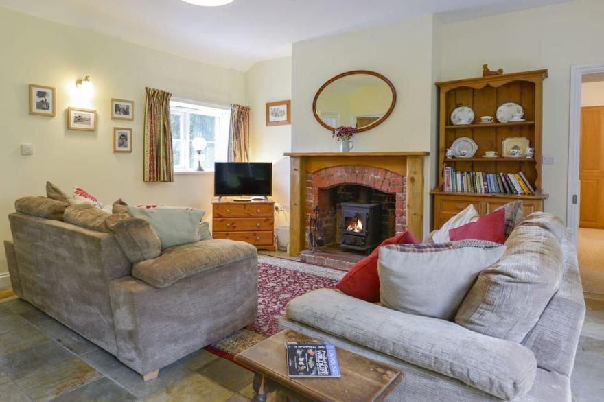 GOSLINGS, pet friendly, country holiday cottage in Holsworthy