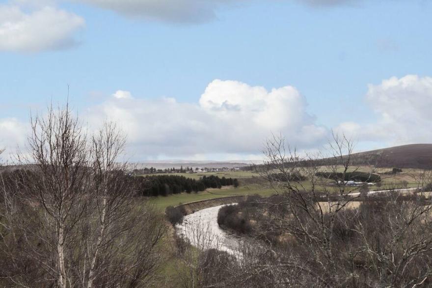 ALT NA VOIR, pet friendly, character holiday cottage in Tomintoul