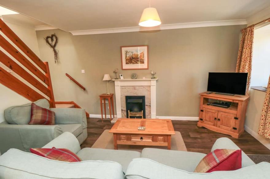 WESTGATE COTTAGE, family friendly, with a garden in Pickering