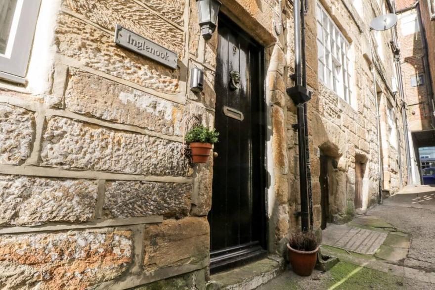 INGLENOOK COTTAGE, pet friendly, character holiday cottage in Whitby
