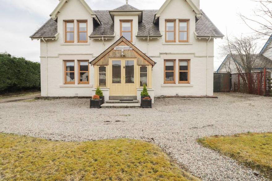 GLENCANISP, family friendly, with open fire in Aviemore