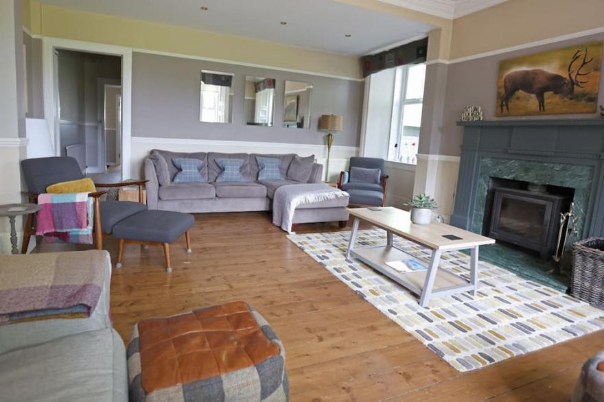 ROSEBURN, pet friendly, luxury holiday cottage in Pitlochry