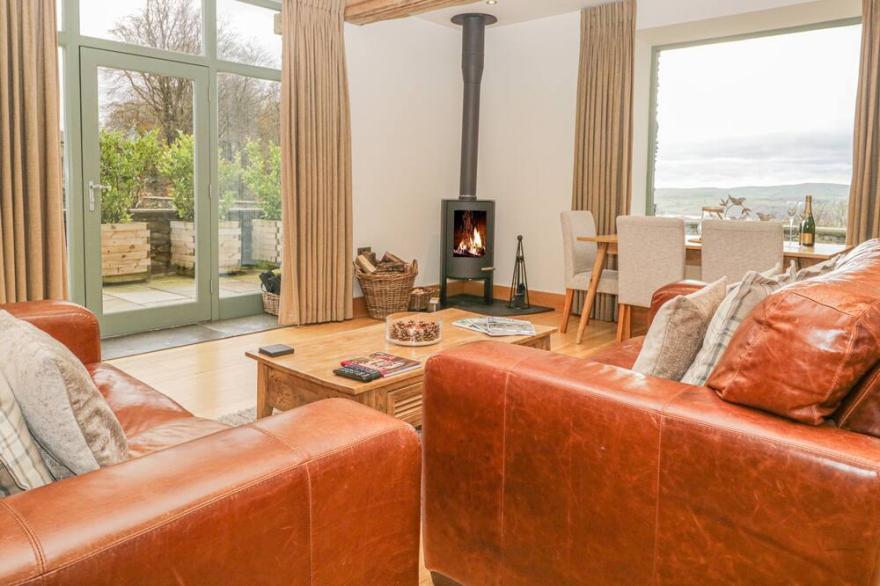 HAZEL COTTAGE, family friendly, luxury holiday cottage in Backbarrow