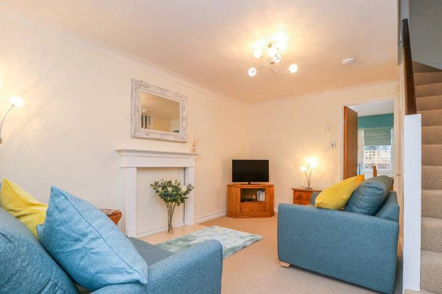 17 FEWSTER WAY, family friendly, character holiday cottage in York