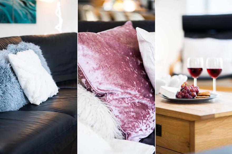 Tara - Architect Designed Five Bedroom Contemporary Detached House – Sleeps 12 with Parking for Two