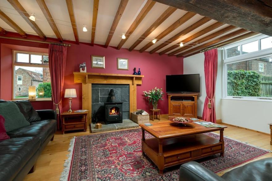The Granary - sleeps 6 guests  in 3 bedrooms