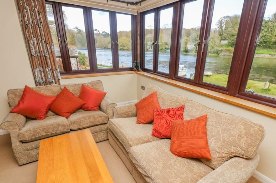 CARNE MILL, pet friendly, luxury holiday cottage in Manaccan