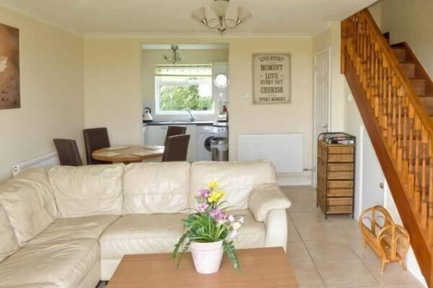 SEASCOPE, pet friendly, country holiday cottage in Kessingland