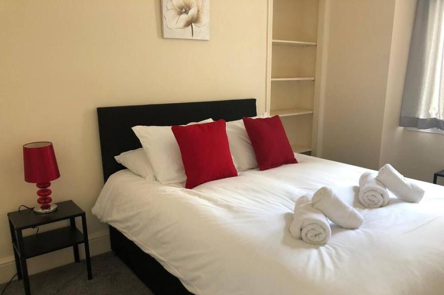 2 Bed apartment with a Sea View.