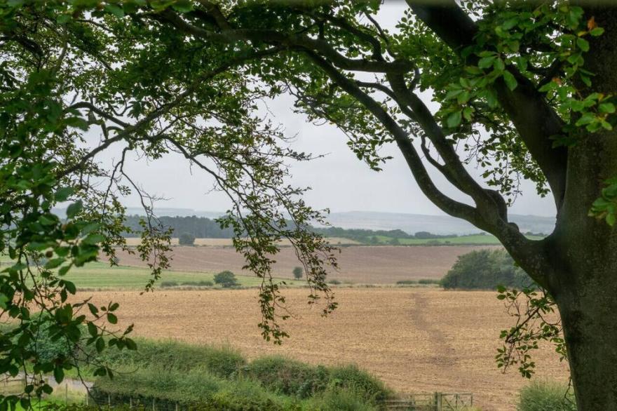 Glororum Farmhouse - Four Bedroom House, Sleeps 8