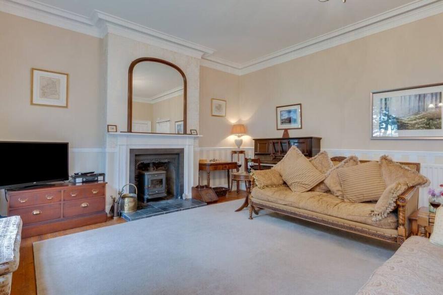 Glororum Farmhouse - Four Bedroom House, Sleeps 8