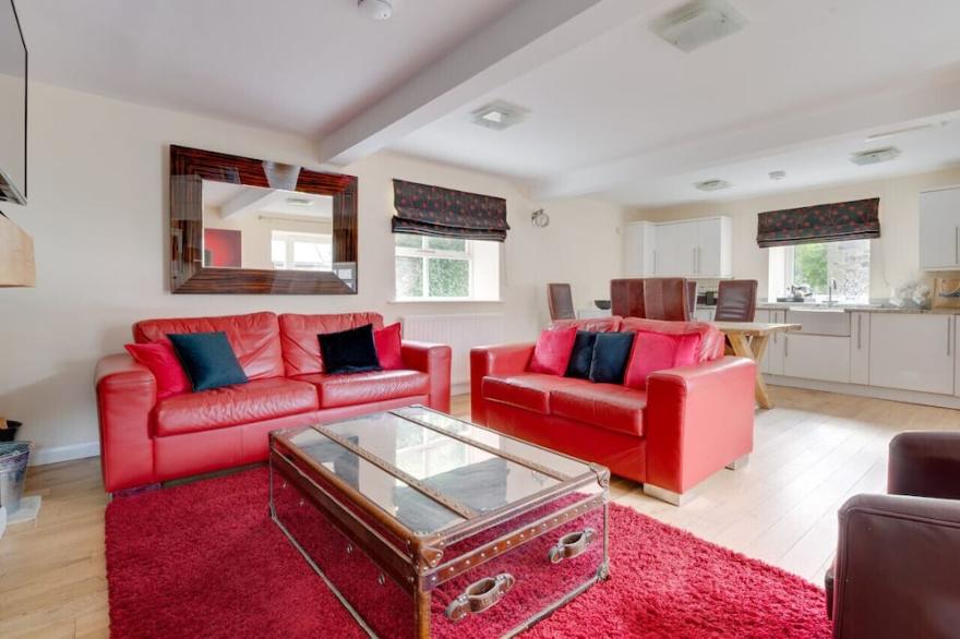 Dairy Cottage - Three Bedroom House, Sleeps 6