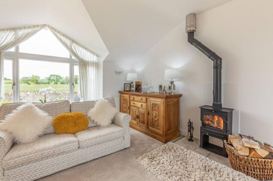 Dukesfield Cottage - Four Bedroom House, Sleeps 8