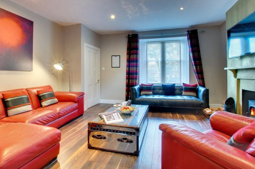 Grove Cottage - Four Bedroom House, Sleeps 8