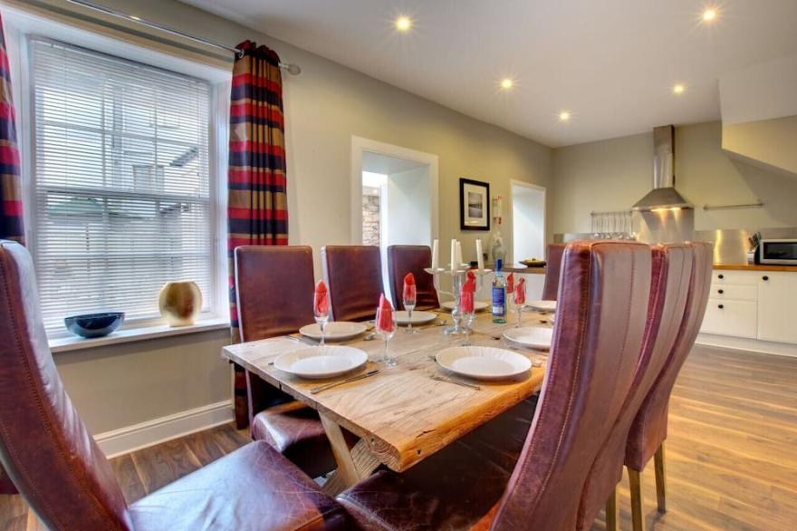 Grove Cottage - Four Bedroom House, Sleeps 8
