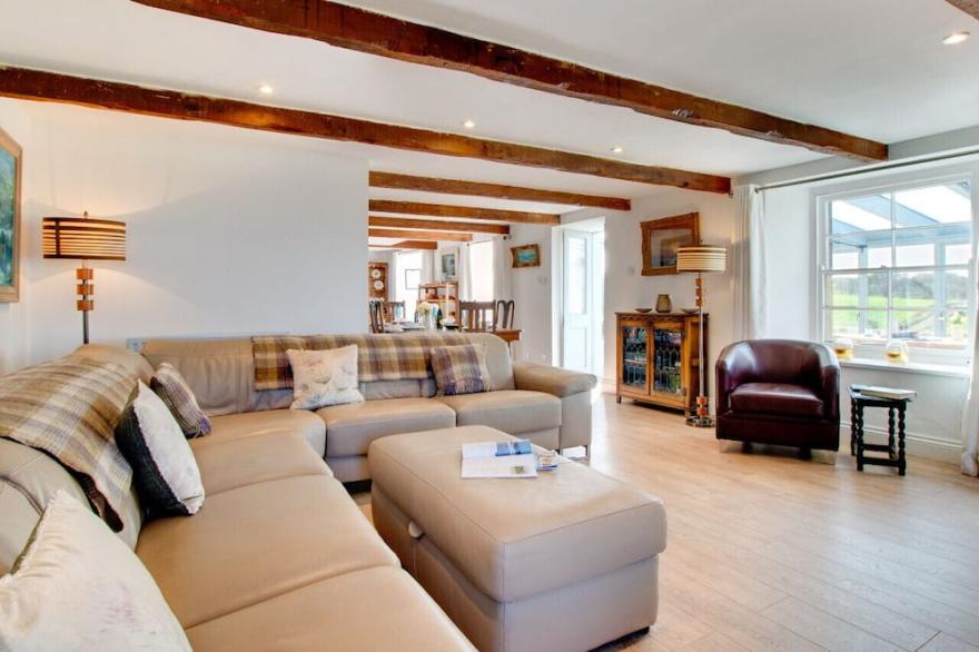 Budle Newton - Four Bedroom House, Sleeps 8