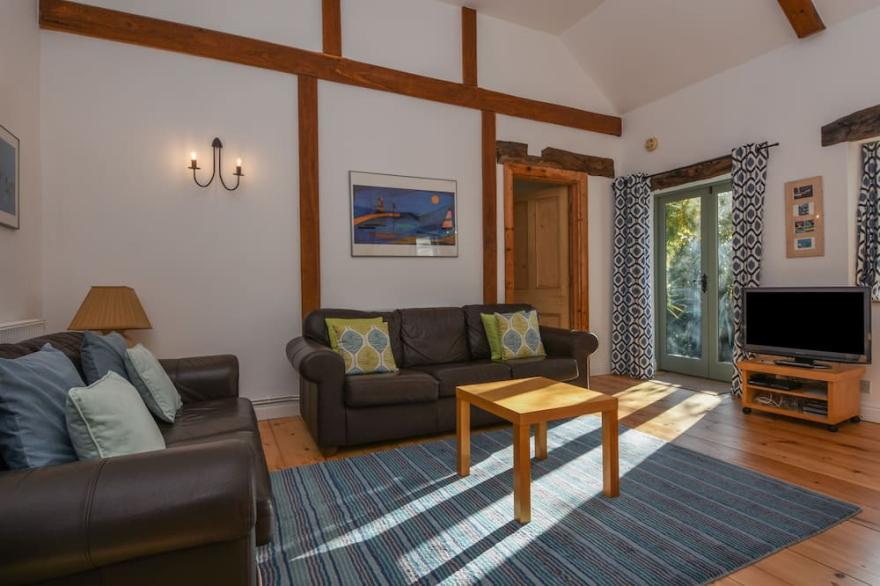 BRADBRIDGE BARN, family friendly, with a garden in Newton Ferrers