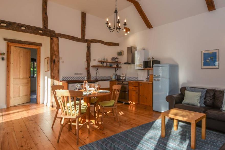 BRADBRIDGE BARN, family friendly, with a garden in Newton Ferrers