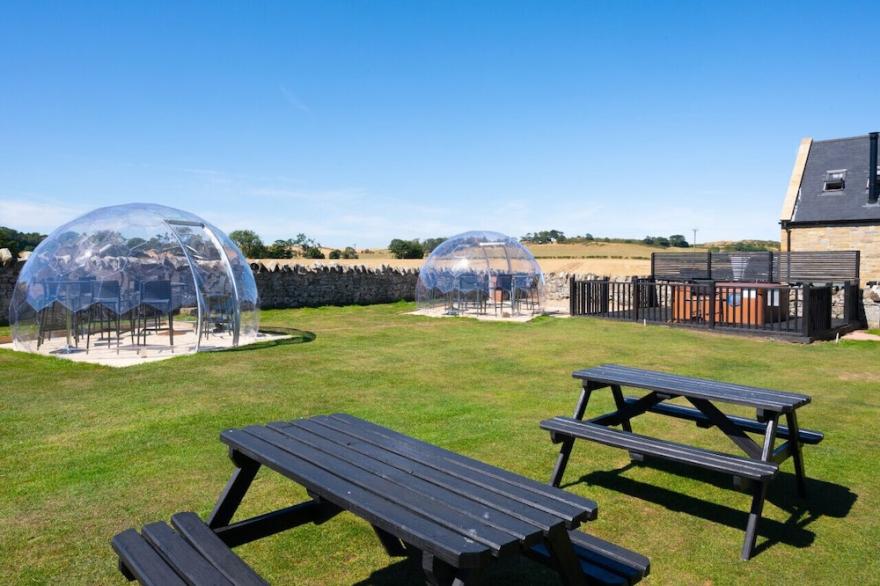 Barn Cottage - Four Bedroom House, Sleeps 8