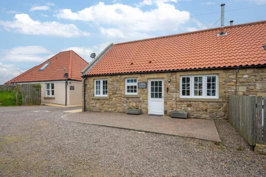 Cherry Blossom - Two Bedroom House, Sleeps 4