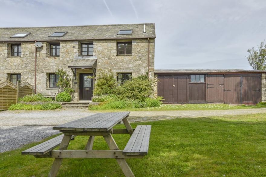 LUDGATE COTTAGE, family friendly, with a garden in Haytor Vale