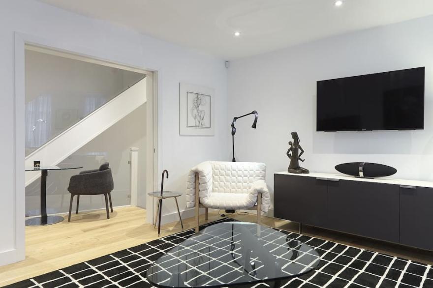 Marylebone Mews, by Veeve