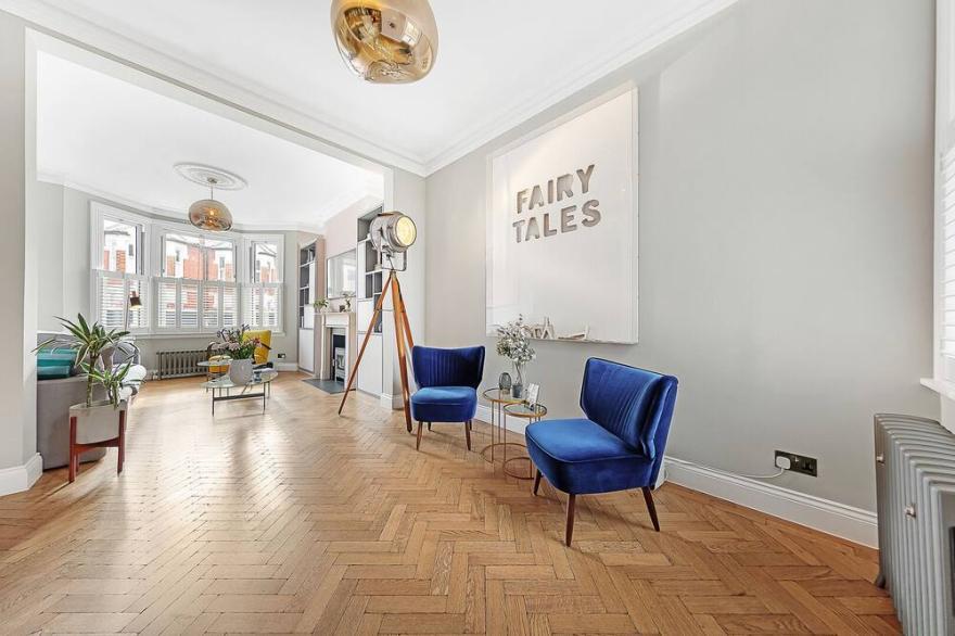 Clapham Fairytale, by Veeve