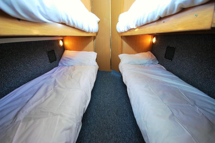Narrowboat - Sleeps 10 - Raki Raki - 69ft