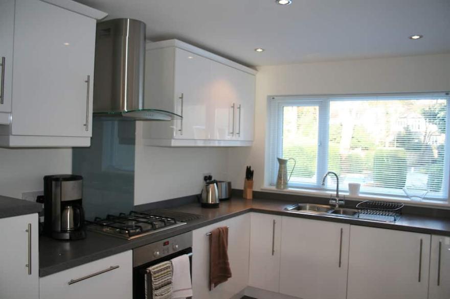 A home from home in a beautiful peaceful location very close to the city centre.