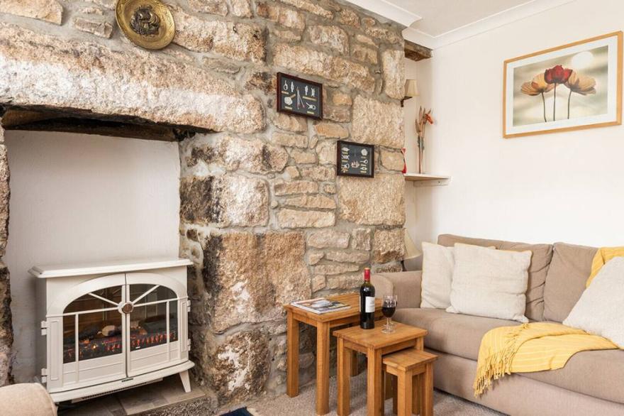 Little Galleon is an end of terrace cottage in the centre of Penzance with parking
