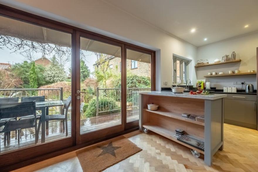 A simply stunning, unique coastal bolt hole positioned in a prime location