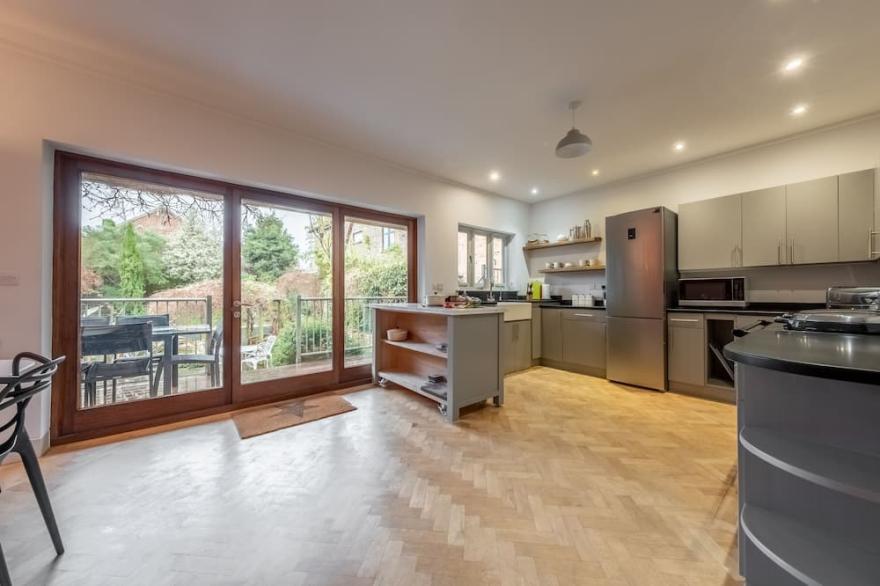 A simply stunning, unique coastal bolt hole positioned in a prime location
