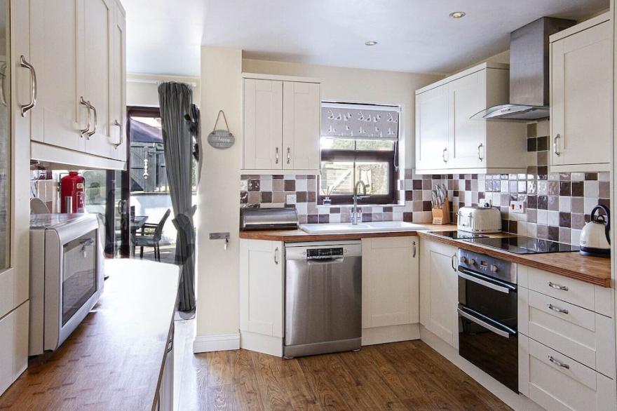 Flip Flops, a comfortable family holiday home only a short walk from the golden sands at Crantock beach