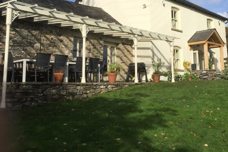 Family self catering upto 14/16 in great cottage no neighbours but close to shop