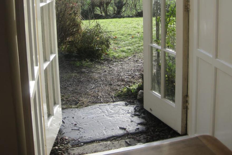 Family self catering upto 14/16 in great cottage no neighbours but close to shop