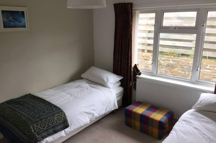 Coastpath, sea views, fire.  Indoor pool subject to rules