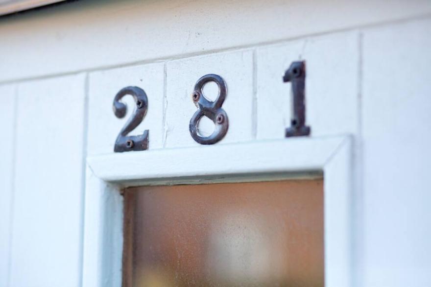 Drift In - sleeps 6 guests  in 3 bedrooms