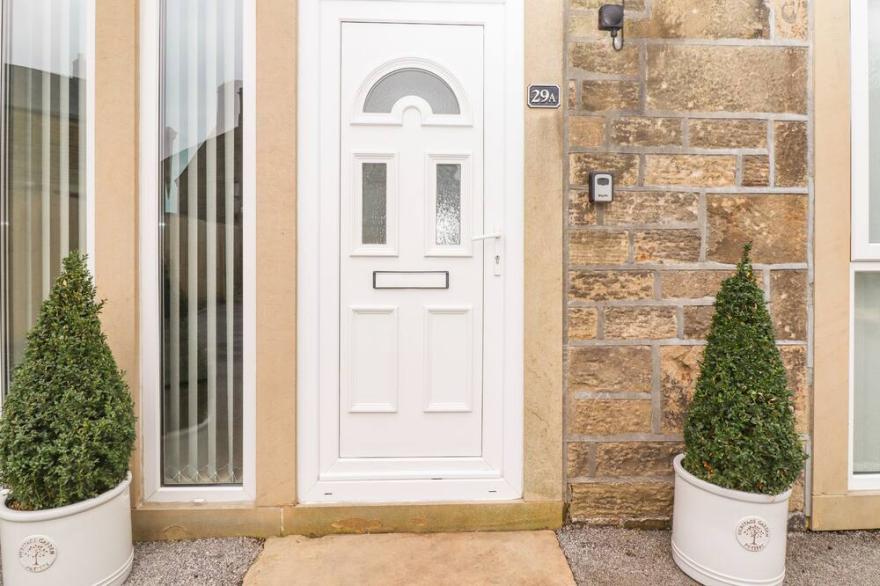 THE COACH HOUSE, pet friendly in Riddlesden