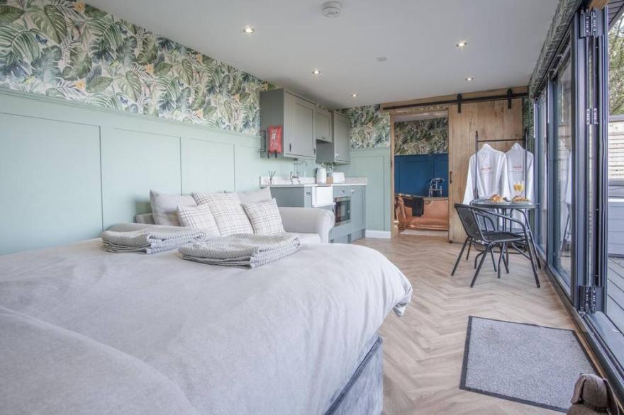 The Langland Bay Lookout - 1 Bed Cabin - Landimore