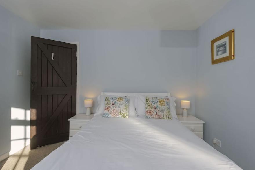 Corffe Cottages, Spacious country cottage, heated Indoor pool