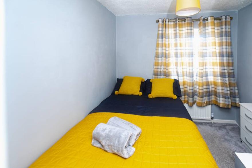 Superb Dwelling! Fast Wifi, Parking, Patchway