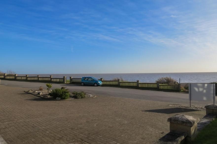 3 Ogilvie Lodge - sleeps 4 guests  in 2 bedrooms