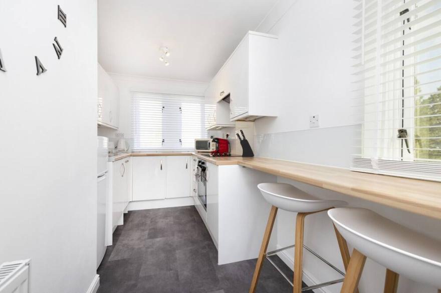 ALTIDO Bright 3-bed flat overlooking The Clyde